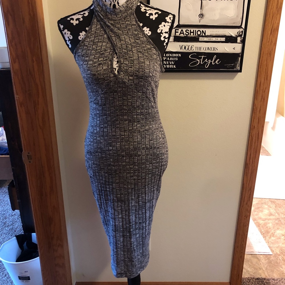 Keyhole Front MIDI Ripped Dress